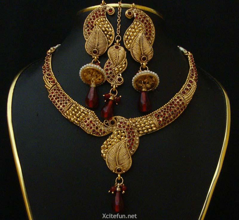 Indian Jewelry Polki Necklace Set With Matching Earrings