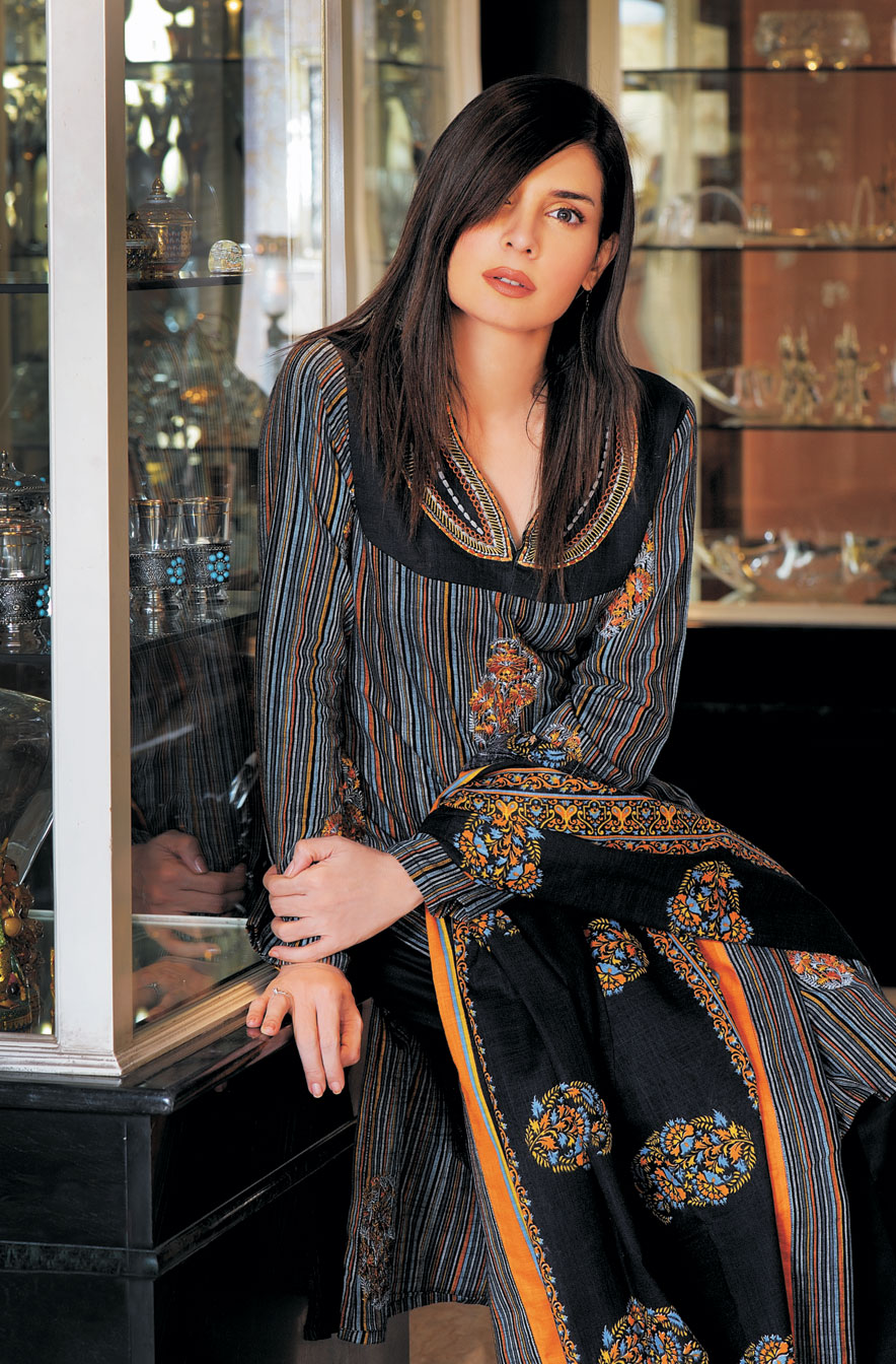 Mahnoor Baloch in Beautiful dresses Yarn Stuff