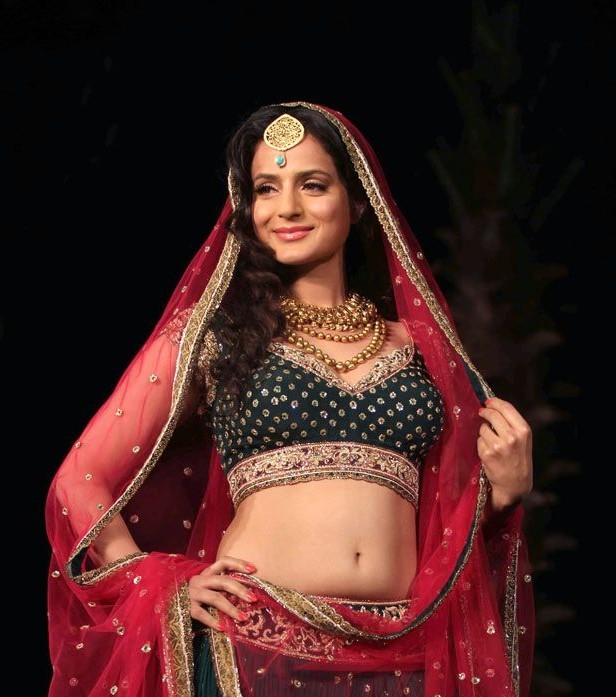 Ameesha Patel Indian Bridal Week 2011