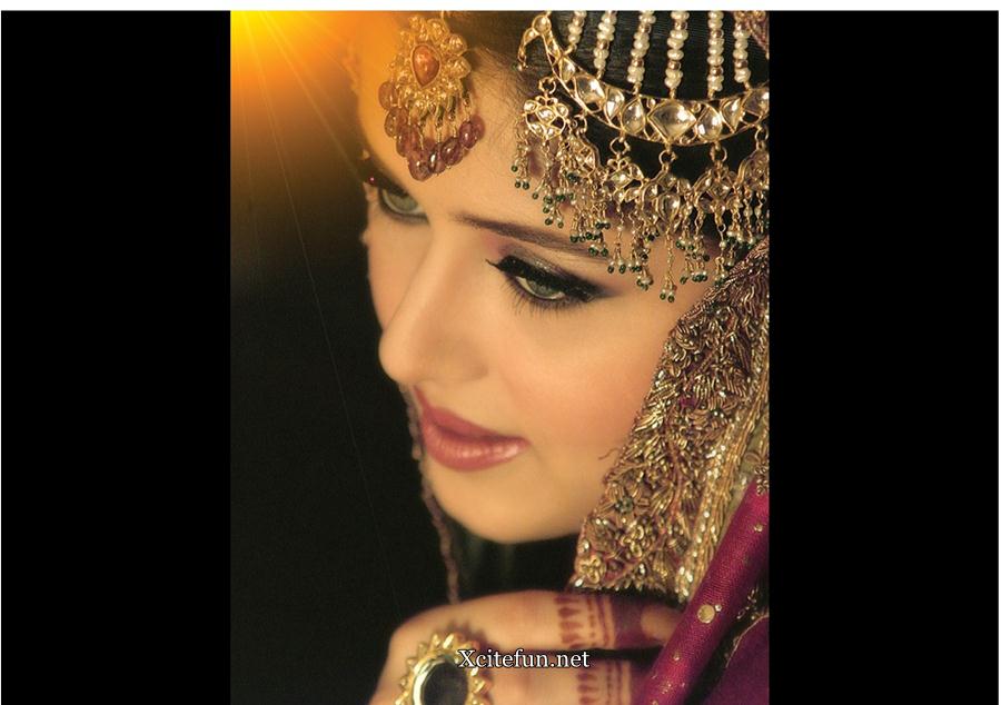 Dulhan Barat Dress and Makeup