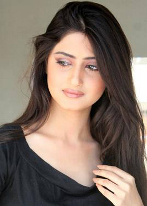 Sajal Ali  Photo Gallery  Biography  Pakistani Actress