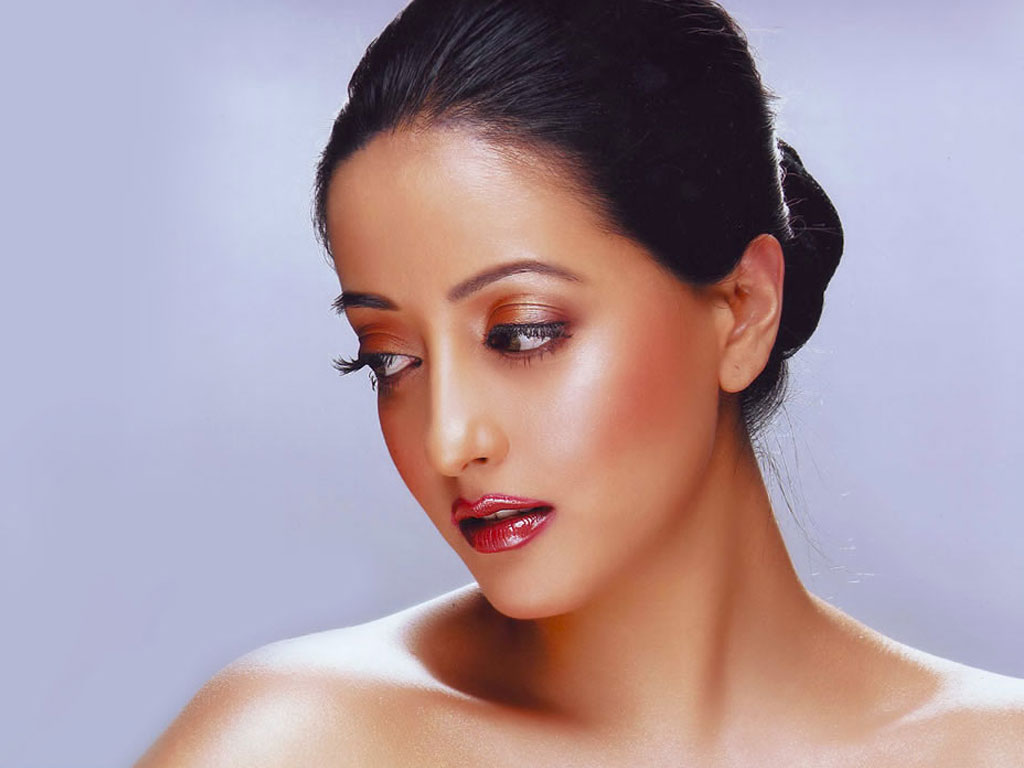 Raima Sen Sweet amp Sexy  HQ Wallpapers