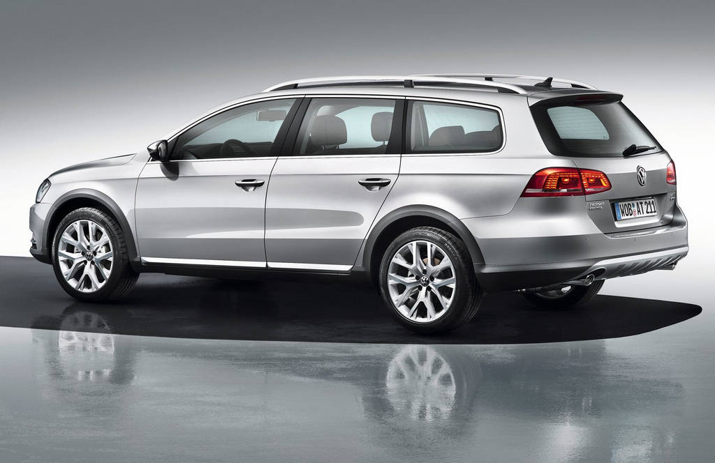 Volkswagen Passat Alltrack 2013  Car Wallpapers