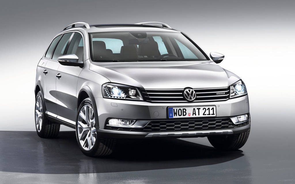 Volkswagen Passat Alltrack 2013  Car Wallpapers