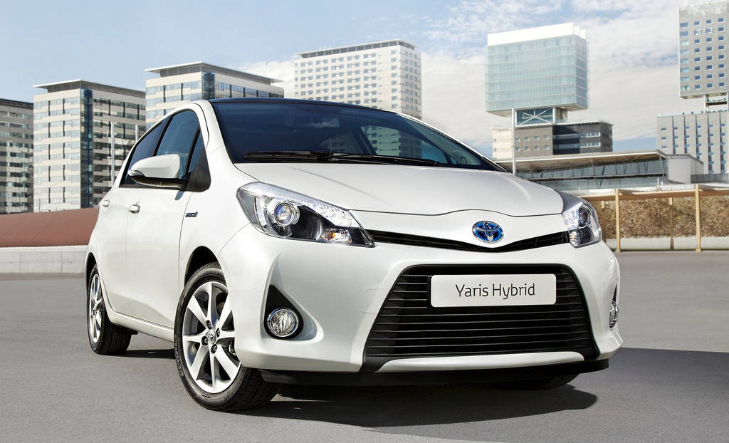 Toyota Yaris Hybrid 2013 Wallpapers