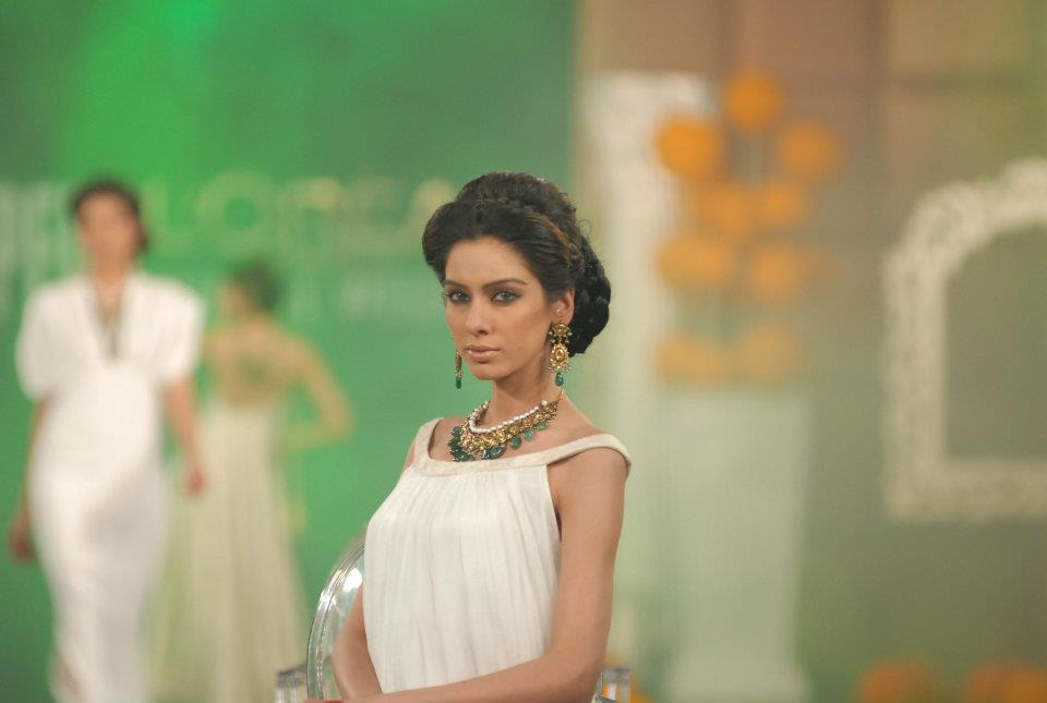 Raema Malik Gold in PFDC LOreal Paris Bridal Week