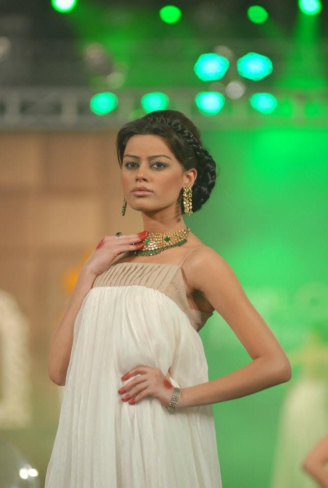 Raema Malik Gold in PFDC LOreal Paris Bridal Week