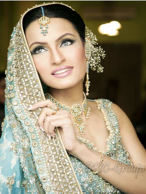 pakistani wedding dresses gold