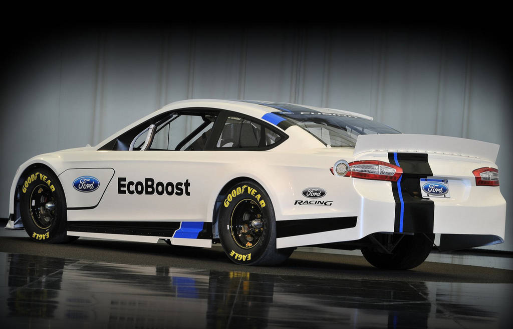 Ford Fusion NASCAR 2013  Racing Car Wallpapers