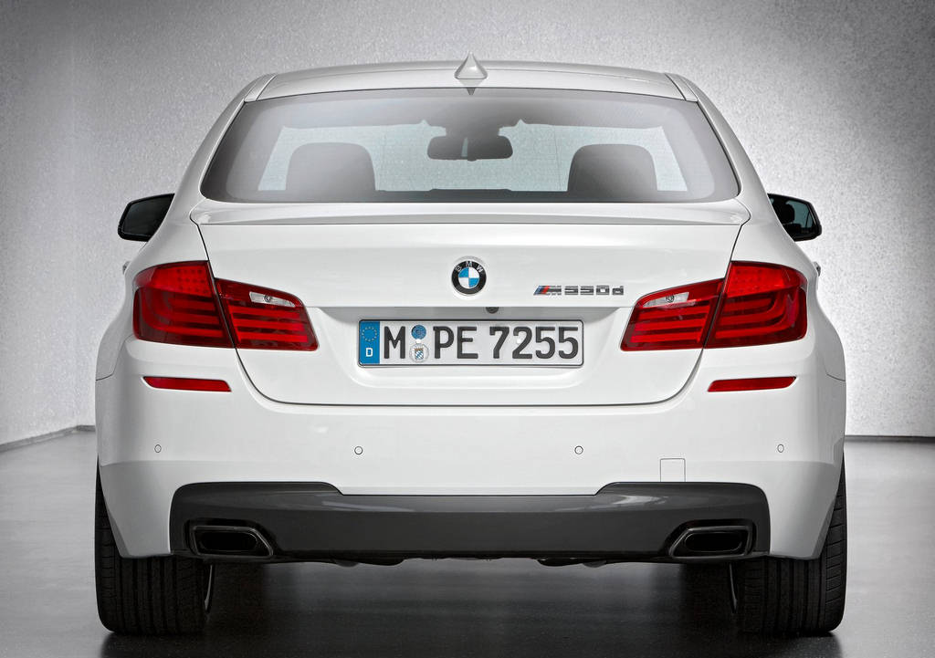 BMW M550d xDrive 2013  Car Wallpapers And Features