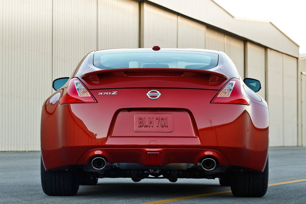 Nissan 370Z 2013  Icon Of Stylish Car  Wallpapers