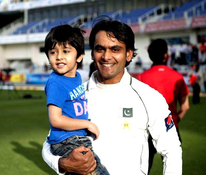 Cricket Streaming: Mohammad Hafeez family HD Wallpaper - 720 x 611 jpeg 56kB