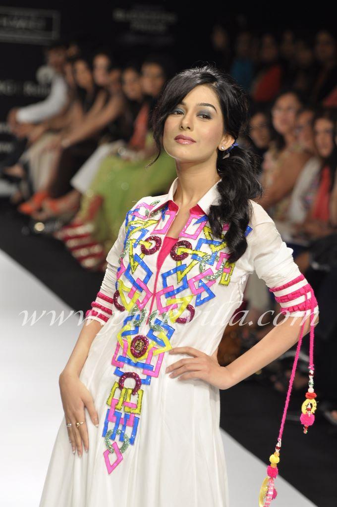 Lakme fashion week archana kocchar collection pastel hues Lakme fashion week archana kocchar
