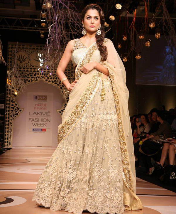 Malaika and Amrita At LIFW 2012