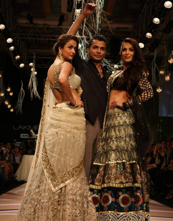 Malaika and Amrita At LIFW 2012