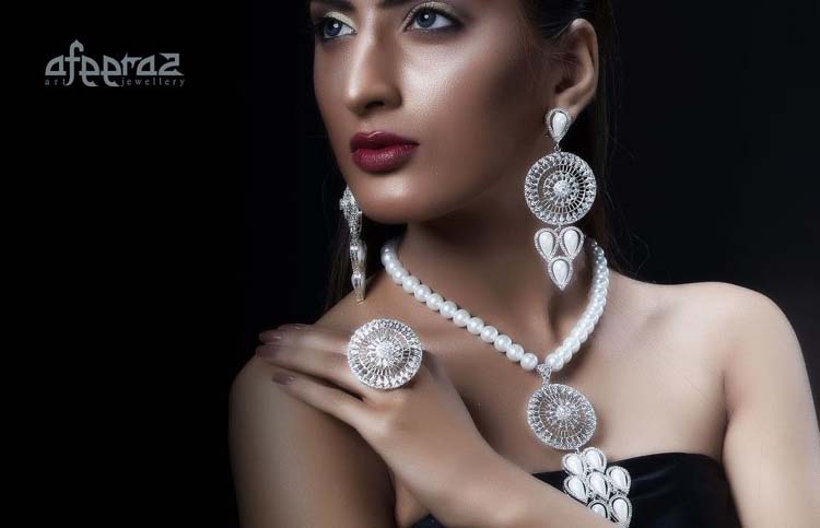  outstanding jewelry collection for Summer winter wedding party 20122013 