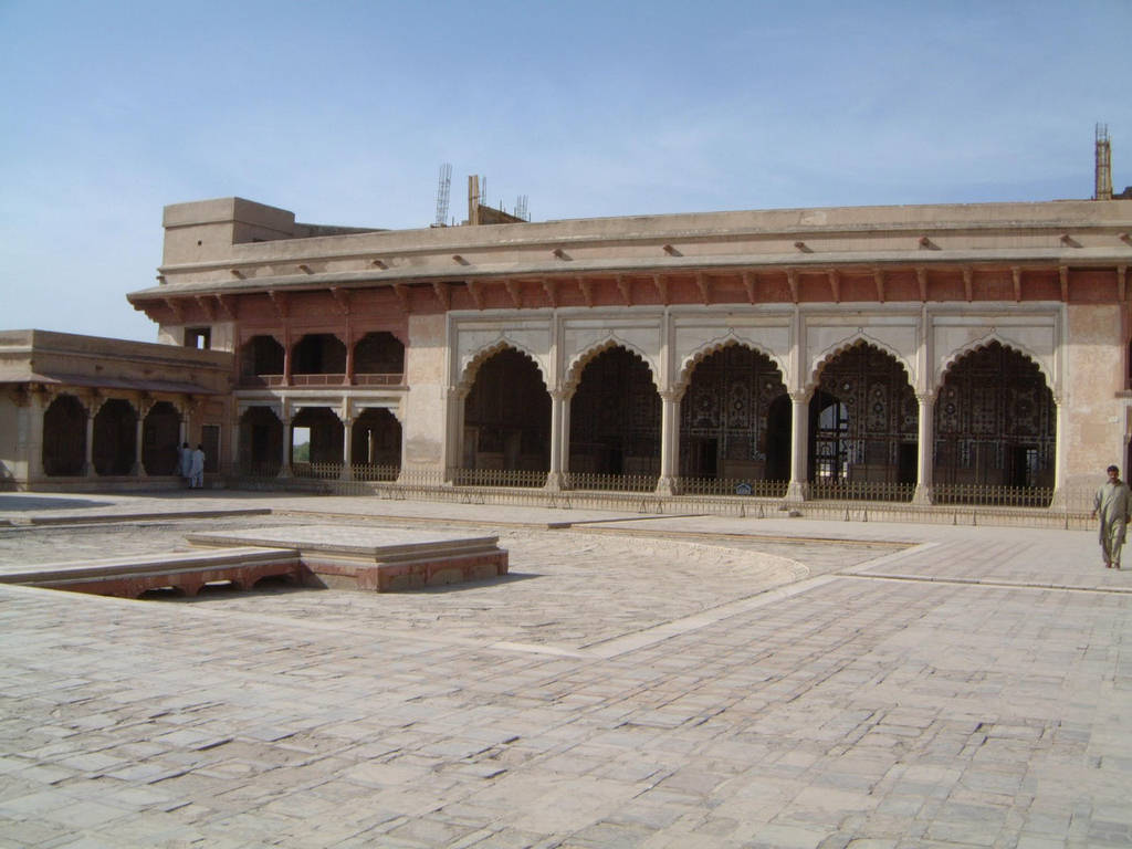 Sheesh Mahal - Lahore - XciteFun.net