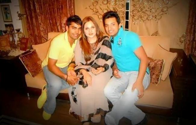 Umar Akmal With His Fiance And Father In Law