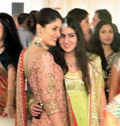 Kareena Kapoor with Sara Ali Khan - XciteFun.net