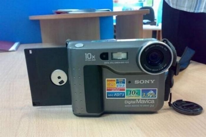 307297,xcitefun-floppy-disk-camera-2.jpg