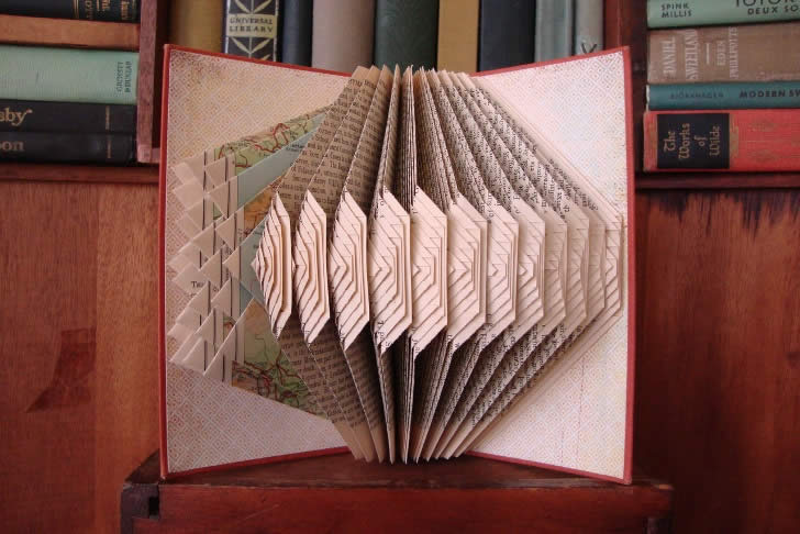 Incredible Art Made Of Papers