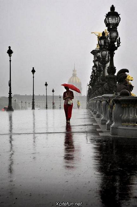 Paris In Rain - Wet Shots - XciteFun.net