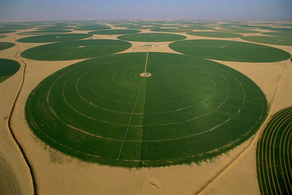 Agriculture Fields In Desert Of Saudi-Arabia - XciteFun.net