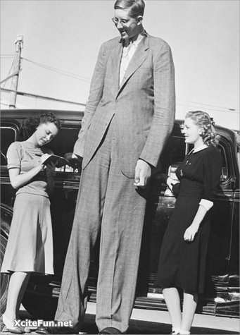 World's Tallest Man - Robert Wadlow - XciteFun.net