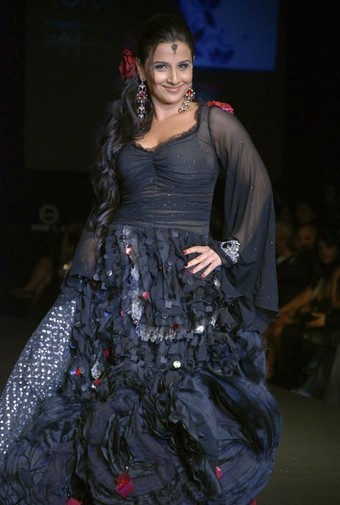 Vidya Balan: Black Cat - Bollywood Runway - XciteFun.net