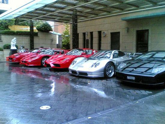 Ferrari Mansion: Many a Ferrari cars at one place - XciteFun.net