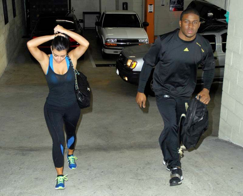 Kim Kardashian Showing Her Assets Vid (BF) Reggie - XciteFun.net