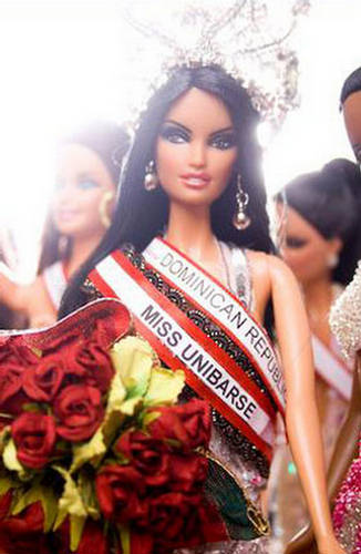 Miss Barbie Universe: iConic Doll - High Fashion Avatars - XciteFun.net