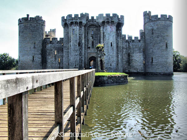 Bodiam Castle Quadrangular Architecture - Photo Gallery - XciteFun.net