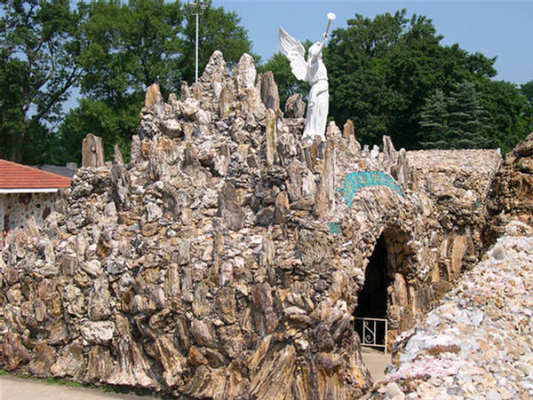 Faith Work: Grotto of the Redemption - XciteFun.net