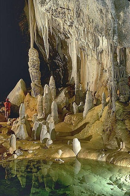 139369,xcitefun-underground-lakes-would-you-like-to-go-4.jpg