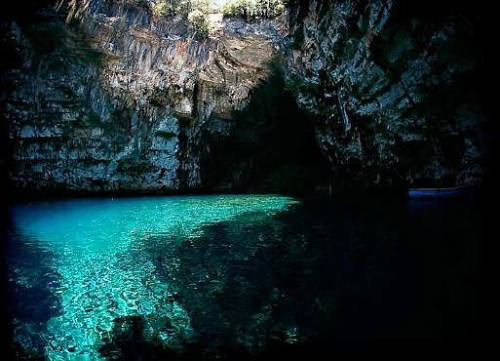 139370,xcitefun-underground-lakes-would-you-like-to-go-3.jpg