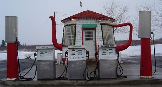 Unique Teapot Dome Gas Station - America - XciteFun.net