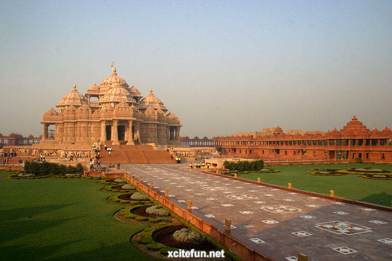 Akshardham Gandhinagar Largest Temple of Gujarat - XciteFun.net