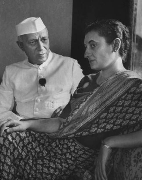 Rare photos of indiragandhi with family - XciteFun.net