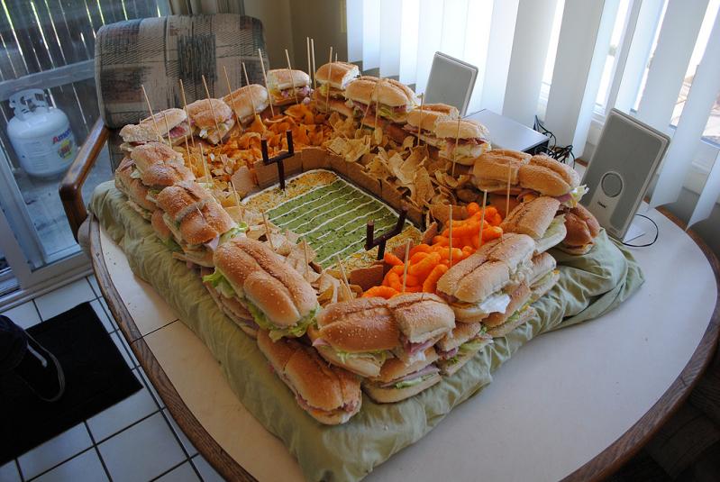 Super Bowl Food: 11 Amazing/Disgusting Snack Stadiums (PHOTOS)