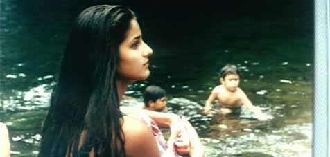 Katrina Kaif childhood personal photos - XciteFun.net