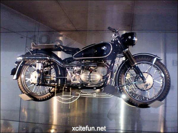 BMW Historic Motorcycles - Munich Museum - XciteFun.net