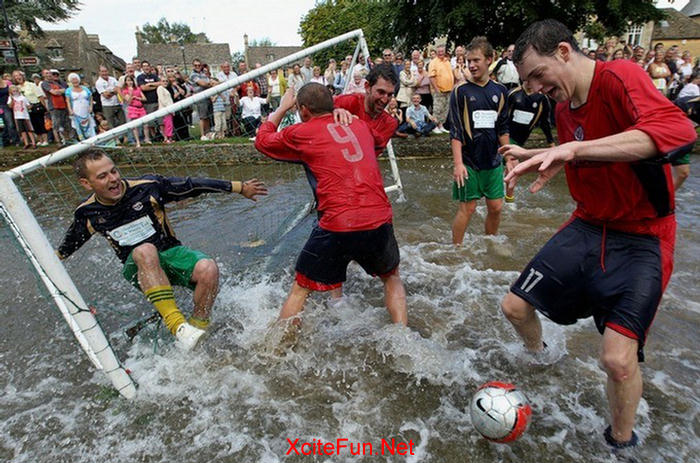 Watering Football - Play In The Water - XciteFun.net