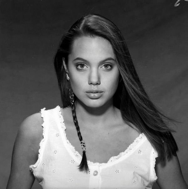 Angelina Jolie Young - XciteFun.net