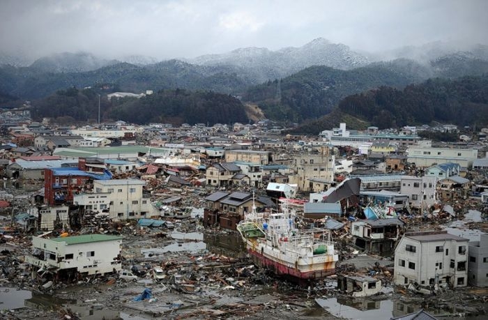 Ships In City - After Tsunami Japan Photos - XciteFun.net