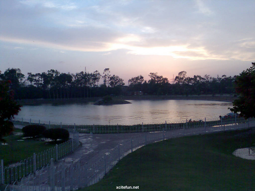 Gulshan Iqbal Park Lahore - Images Gallery - XciteFun.net