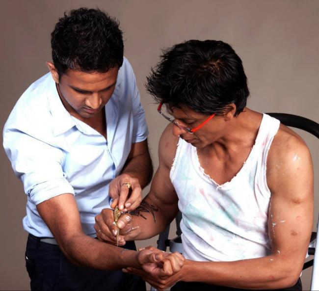I Spoke To The Guy Who Tattooed Shah Rukh Khan And He Confirmed That Its  Temporary