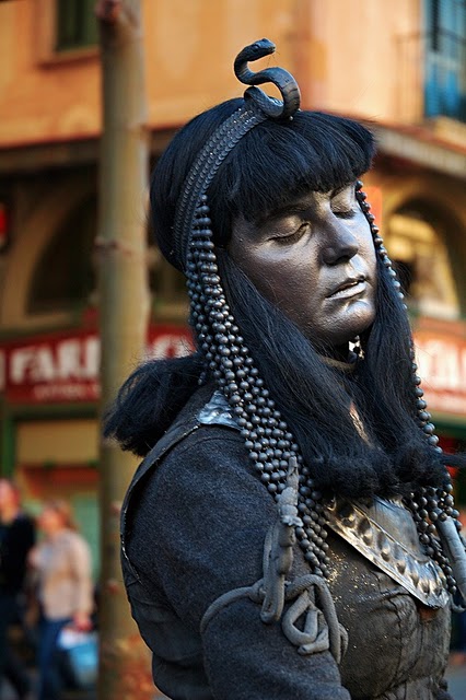 10 Most Interesting Human Statues - XciteFun.net