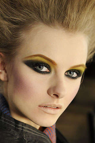 Funky Eye Makeup - XciteFun.net