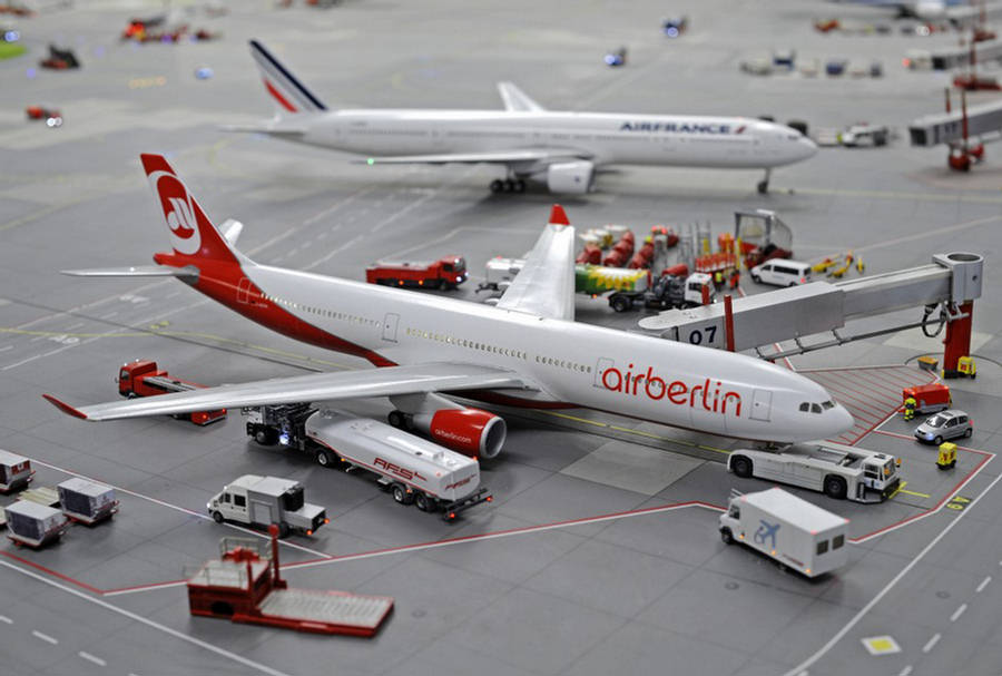 World Largest Miniature Airport Miniatur Wunderland XciteFun Net   281407,xcitefun Miniature Airport 7 